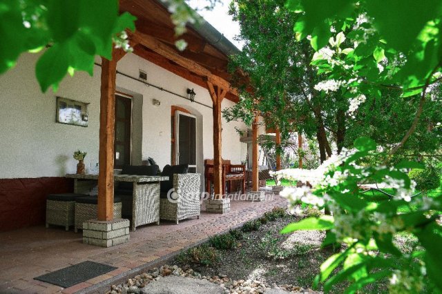 Eladó családi ház, Poroszlón 42 M Ft, 3 szobás