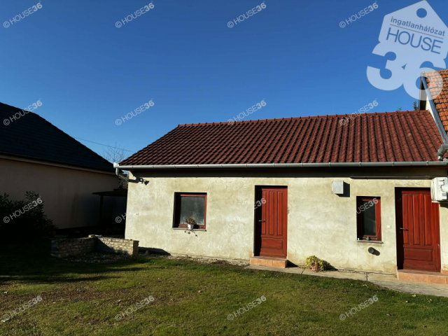 Eladó családi ház, Kiskunfélegyházán 32.9 M Ft, 3 szobás