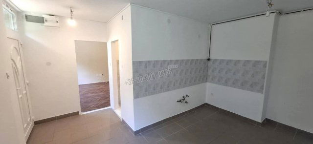 Eladó panellakás, Petőfibányán 26 M Ft, 1 szobás