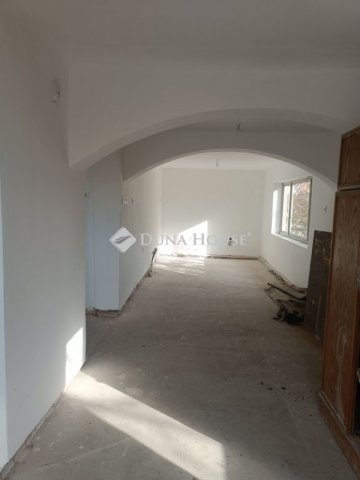 Eladó családi ház, Kiszomboron 29.99 M Ft, 2 szobás