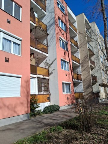 Eladó panellakás, Egerben 41 M Ft, 1+1 szobás