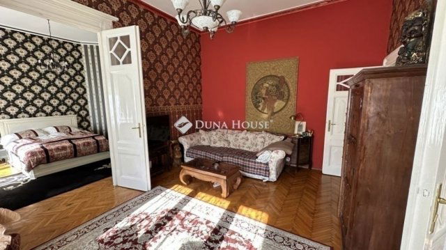 Eladó téglalakás, Budapesten, VI. kerületben 152 M Ft, 3 szobás