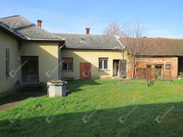 Eladó családi ház, Zalabaksán 18 M Ft, 4 szobás