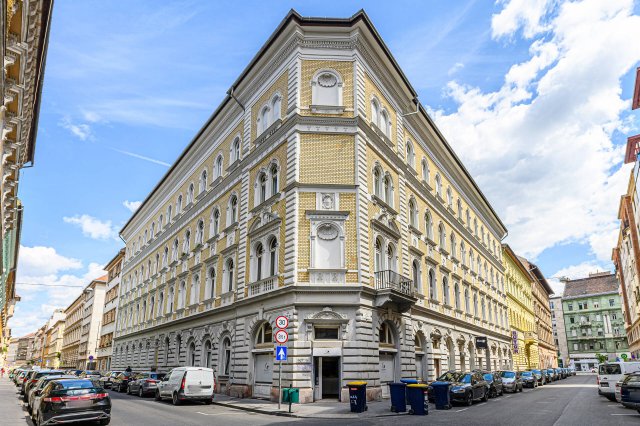 Eladó téglalakás, Budapesten, VII. kerületben 86.9 M Ft