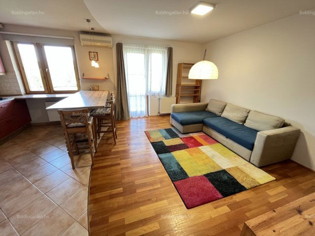 Kiadó téglalakás, albérlet, Kaposváron, Petőfi utcában