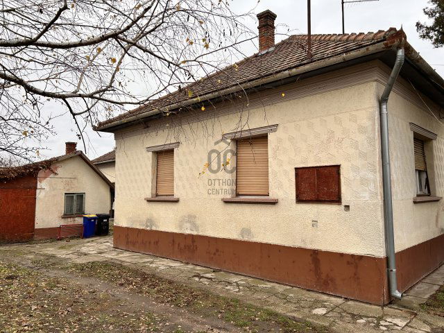Eladó családi ház, Törtelen 25.9 M Ft, 5 szobás