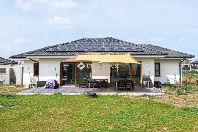 Eladó családi ház, Budajenőn 176 M Ft, 5 szobás