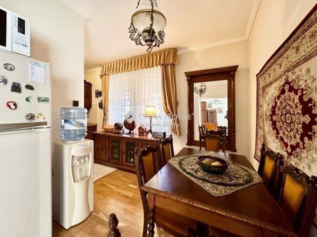 Eladó téglalakás, Pécsett 89.5 M Ft, 4 szobás