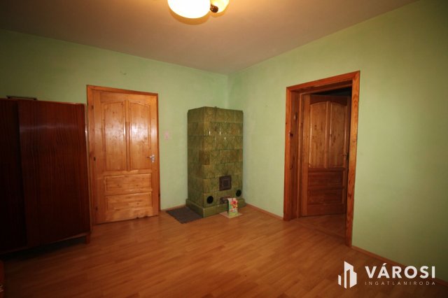 Eladó családi ház, Csepregen 31 M Ft, 2 szobás