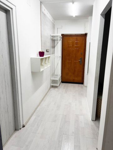 Eladó panellakás, III. kerületben, Hollós Korvin Lajos utcában