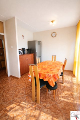 Eladó panellakás, Pécsett 62.9 M Ft, 3+1 szobás