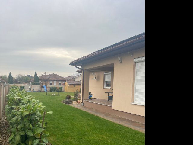 Eladó családi ház, Nyíregyházán 98 M Ft, 4 szobás