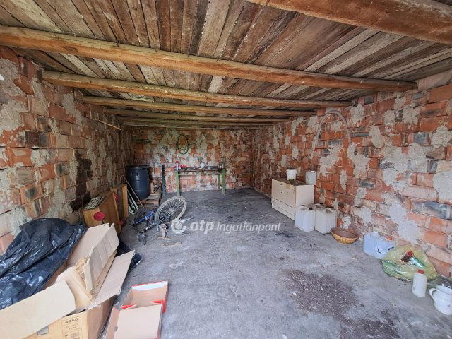 Eladó családi ház, Kisújszálláson 18 M Ft, 2+2 szobás