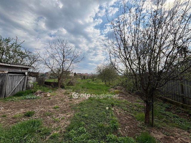 Eladó családi ház, Dögén 8.6 M Ft, 1 szobás