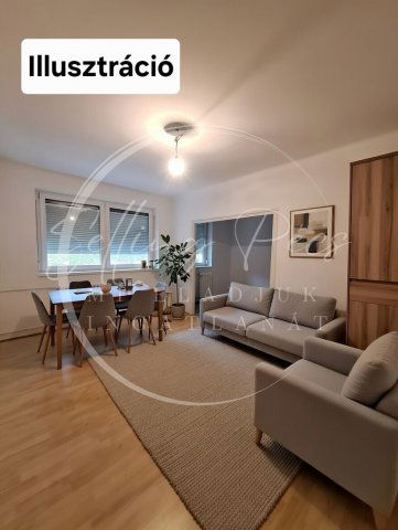 Eladó téglalakás, Komlón, Petőfi utcában 24.5 M Ft, 1+1 szobás