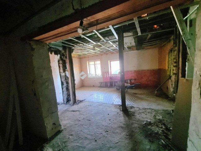 Eladó családi ház, Tápiószentmártonon 13.7 M Ft, 5 szobás