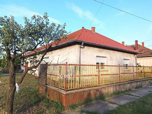 Eladó családi ház, Lakitelken 61 M Ft, 3+1 szobás