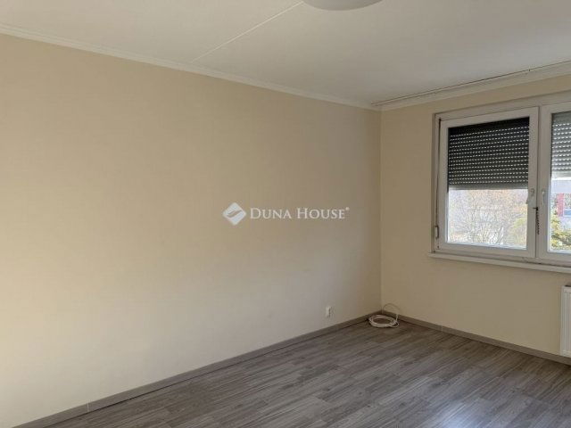 Eladó panellakás, Budapesten, XV. kerületben 52.5 M Ft, 2 szobás