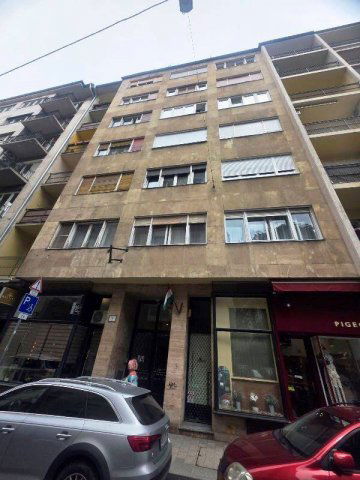 Eladó téglalakás, Budapesten, V. kerületben 99 M Ft, 1 szobás