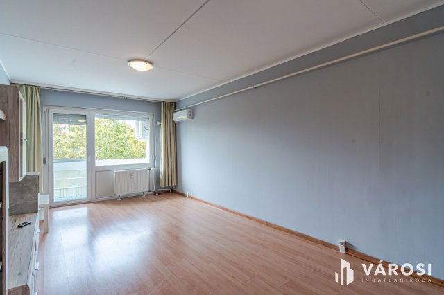 Eladó panellakás, Szegeden 54.9 M Ft, 2 szobás