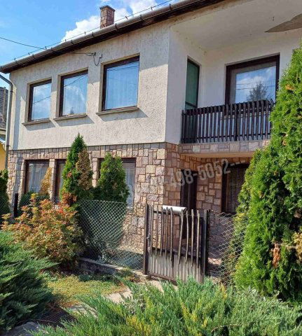 Eladó családi ház, Szirmabesenyőn 49.5 M Ft, 4 szobás