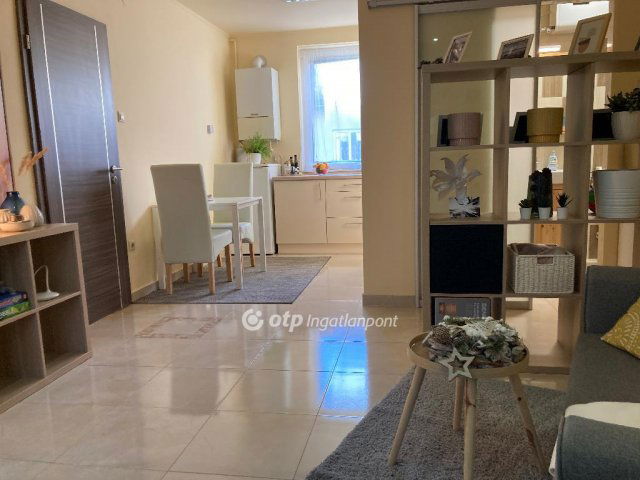 Eladó téglalakás, Siófokon 49.9 M Ft, 2 szobás