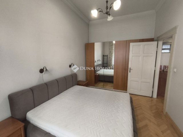 Eladó téglalakás, Budapesten, V. kerületben 102 M Ft, 2 szobás