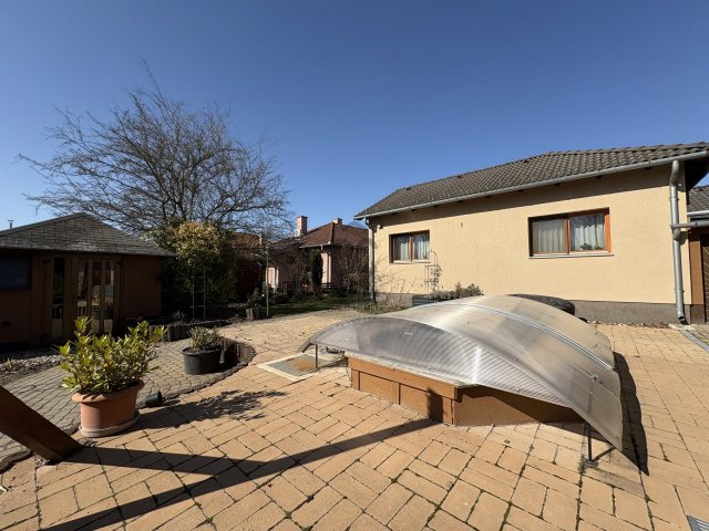 Eladó családi ház, Vámosszabadin 119.99 M Ft, 4 szobás