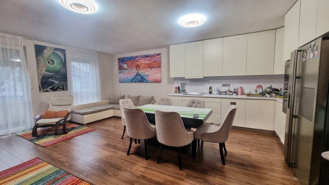 Eladó téglalakás, Nyíregyházán 110 M Ft, 4 szobás