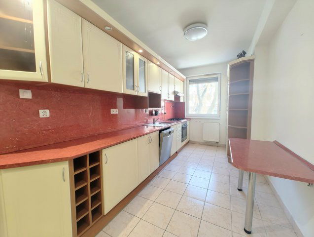 Eladó téglalakás, Nyíregyházán 74.9 M Ft, 3 szobás