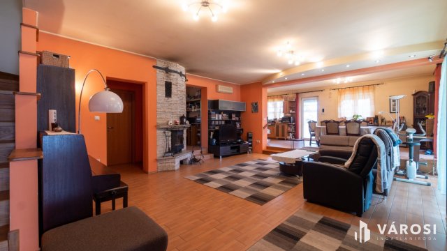 Eladó családi ház, Siófokon 219 M Ft, 5+1 szobás