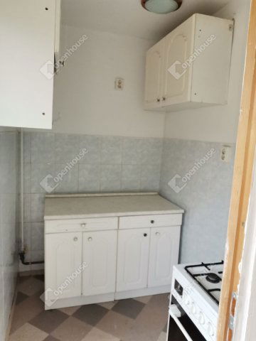 Eladó családi ház, Ácson 50 M Ft, 7 szobás
