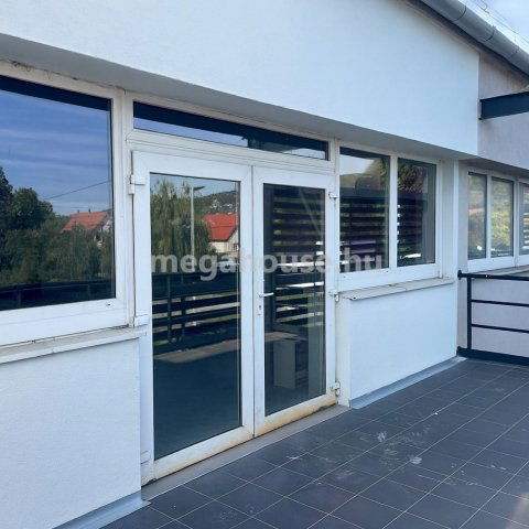 Kiadó üzlethelyiség, Budaörsön 1560 E Ft / hó