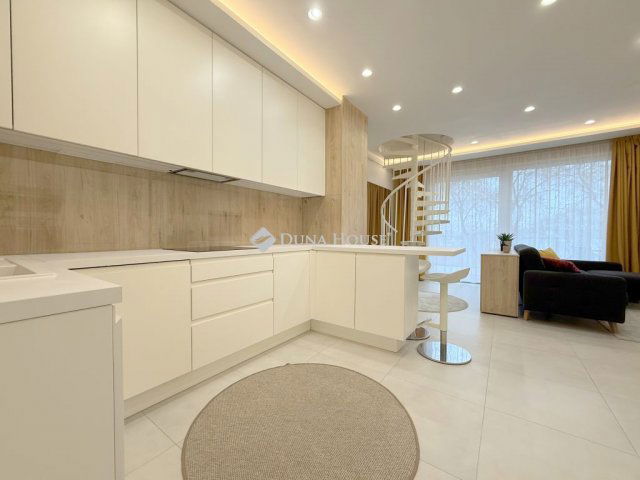 Eladó téglalakás, Nyíregyházán 80 M Ft, 3 szobás