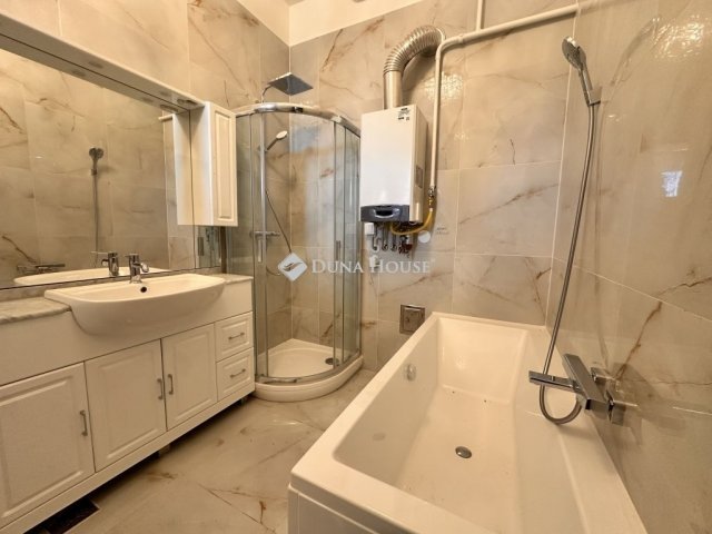 Eladó családi ház, Zalaegerszegen 129 M Ft, 7 szobás