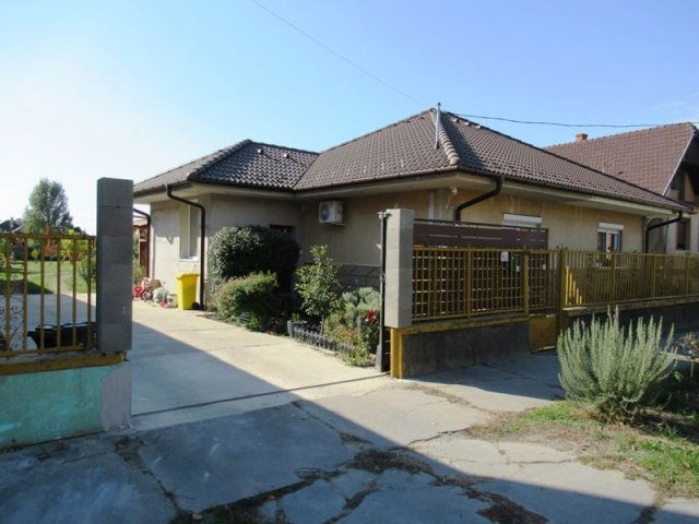 Eladó családi ház, Kakucson 68 M Ft, 3 szobás
