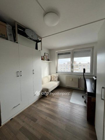 Eladó panellakás, Budapesten, III. kerületben 82 M Ft, 3 szobás