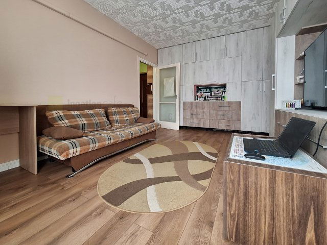 Eladó panellakás, Szegeden, Retek utcában 40 M Ft, 1+1 szobás