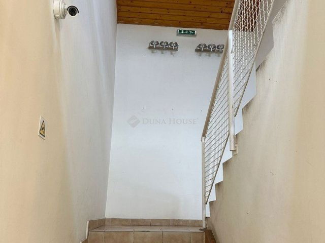 Eladó üzlethelyiség, Kerepesen 150 M Ft / költözzbe.hu