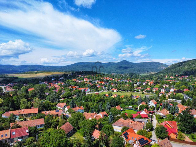 Eladó ikerház, Csobánkán 80 M Ft, 4 szobás