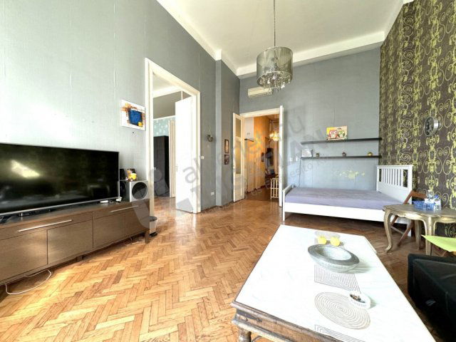Kiadó téglalakás, albérlet, Budapesten, V. kerületben, 3 szobás
