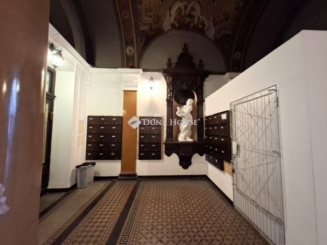 Eladó téglalakás, Budapesten, VIII. kerületben 69.9 M Ft