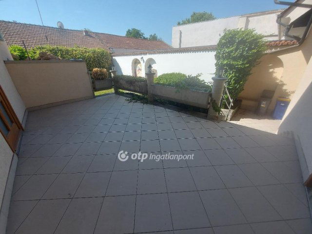 Eladó családi ház, Kecskeméten 150.045 M Ft, 6 szobás