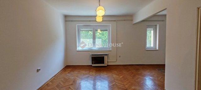 Eladó téglalakás, Kecskeméten 54 M Ft, 3 szobás