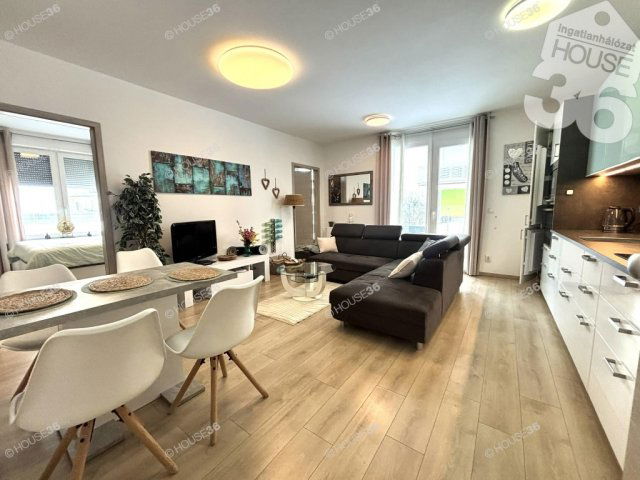 Kiadó téglalakás, albérlet, Kecskeméten 270 E Ft / hó