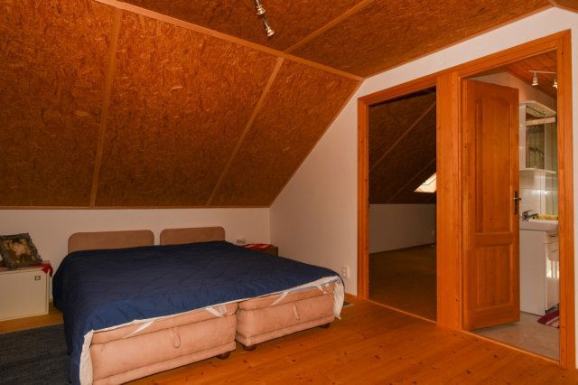 Eladó családi ház, Ábrahámhegyen 124.9 M Ft, 2+2 szobás