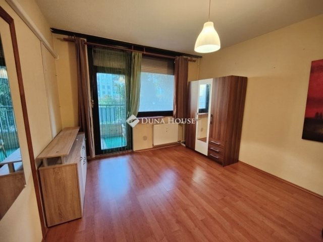 Eladó téglalakás, Budapesten, VIII. kerületben 82.5 M Ft
