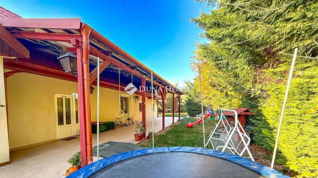 Eladó családi ház, Zamárdiban 119.9 M Ft, 4 szobás