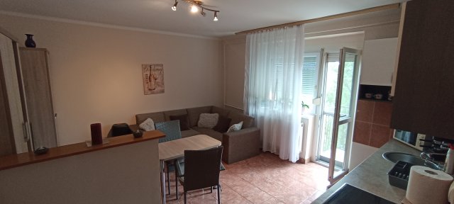 Eladó téglalakás, Várpalotán 35.9 M Ft, 1+1 szobás