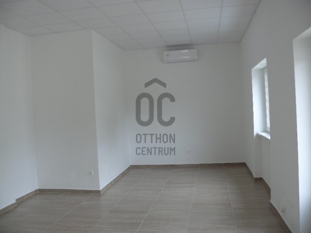 Kiadó ipari ingatlan, Dunabogdányban 135 E Ft / hó